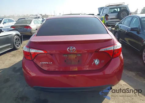 2015 Toyota Corolla S Plus z USA, uszkodzony, nr VIN 5YFBURHE0FP273861